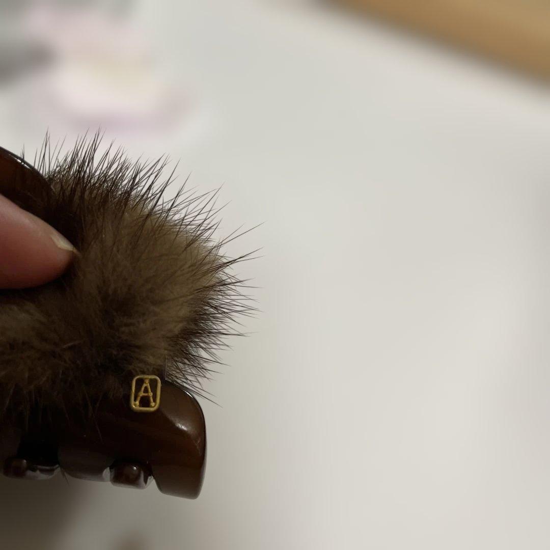あき　　アレクサンドル・ドゥ・パリ ファー付きヘアクリップ
