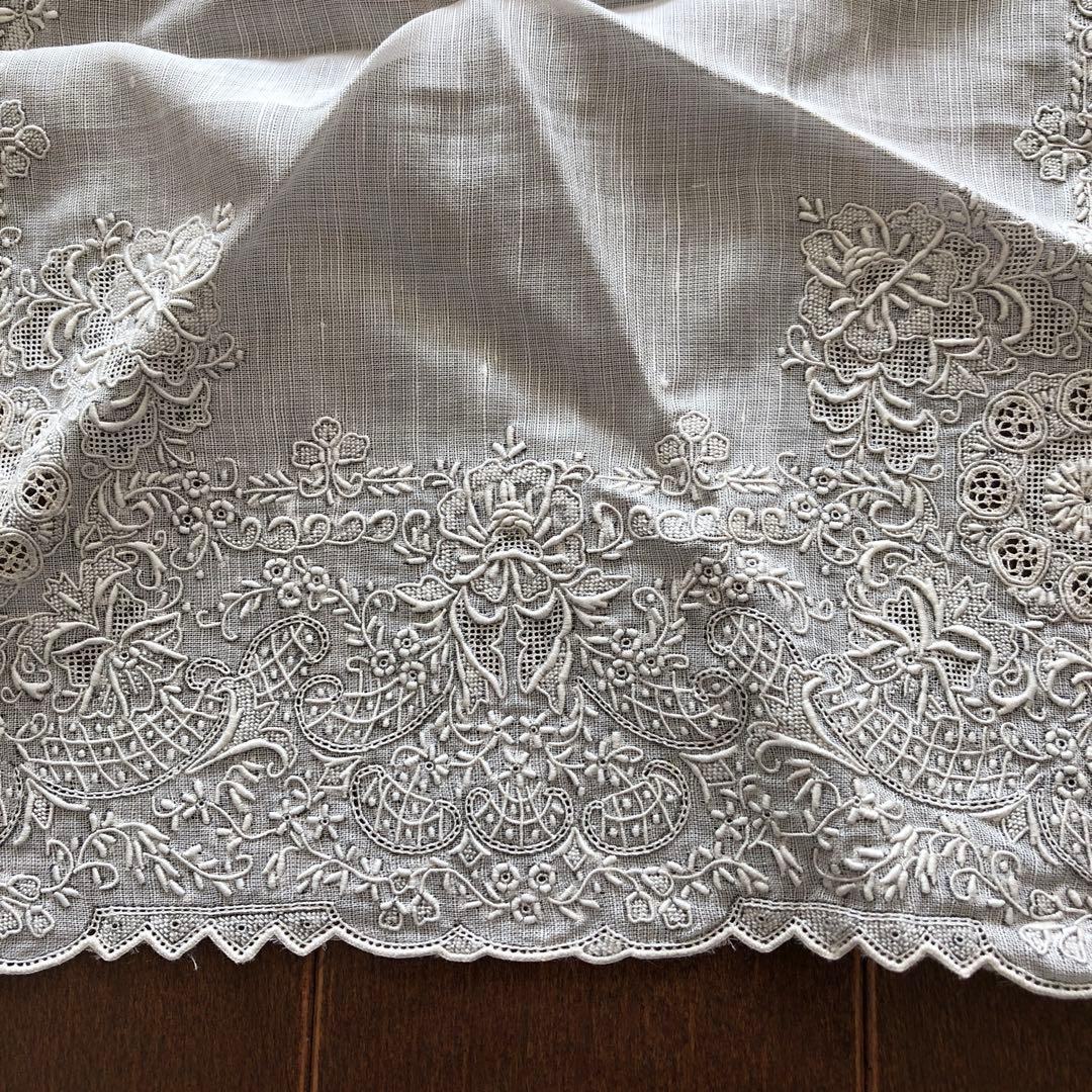 未使用　スワトウ　ハンカチ　麻100% 汕頭　手刺繍　SWATOW リネン　川辺