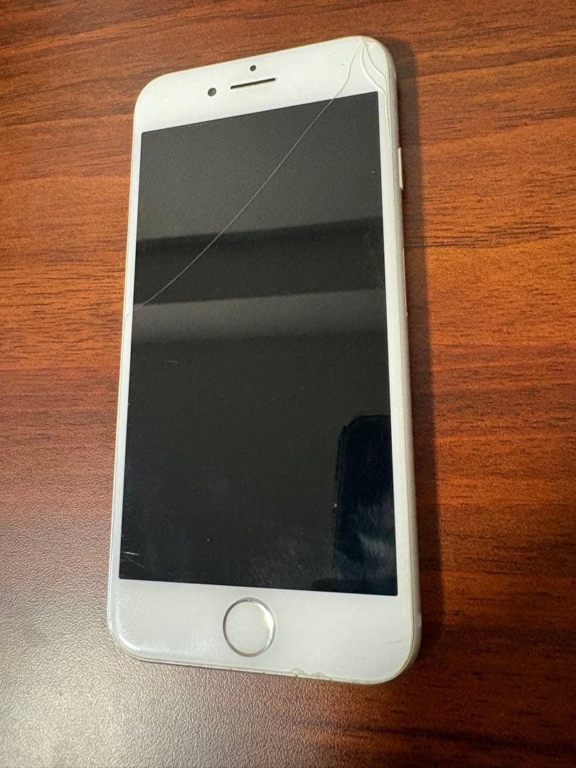 Apple iPhone 8 64GBシルバー本体