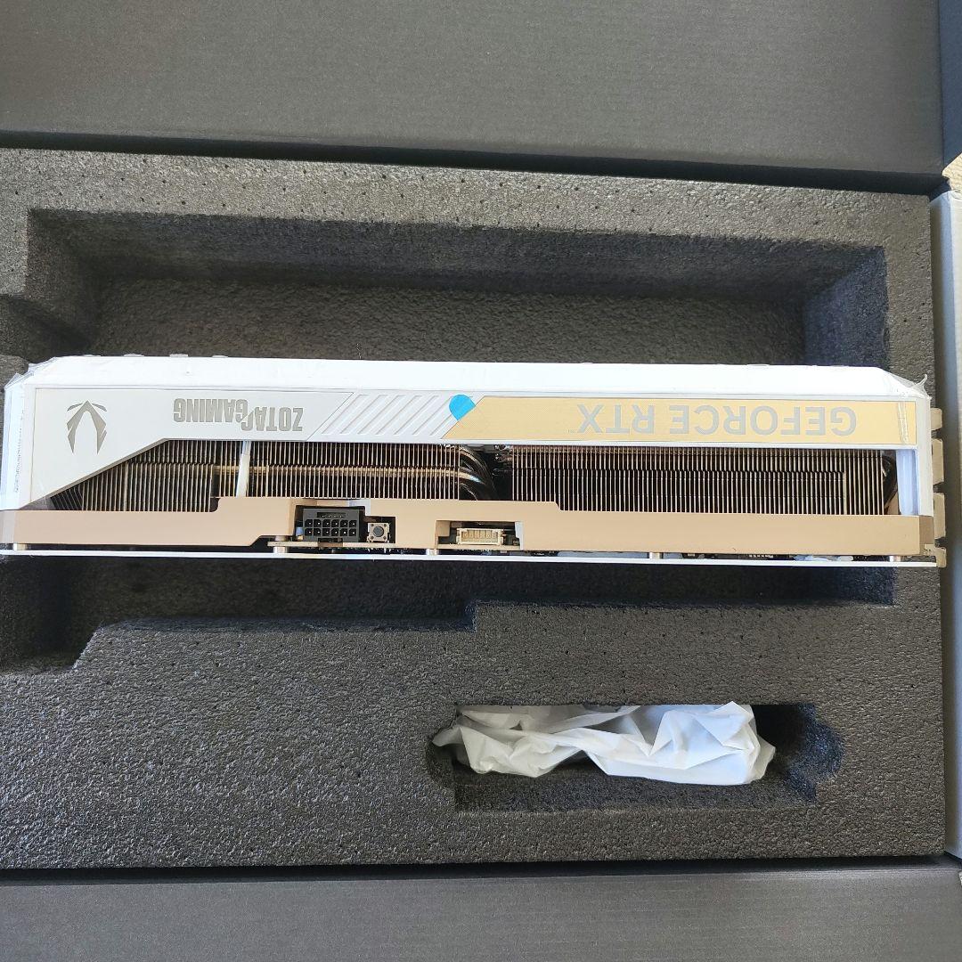 RTX 5090 ジャンク ZOTAC 白色 基盤付き!GPUコア/VRAM無し