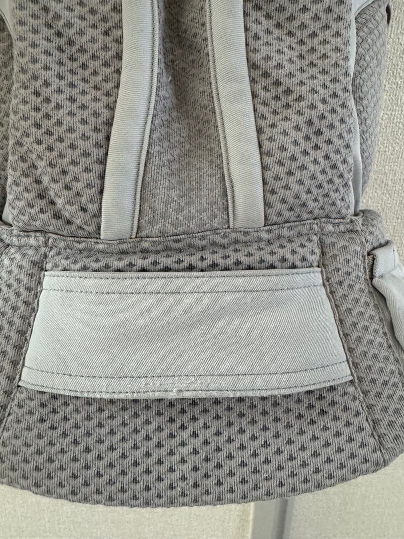 限定価格 エルゴベビー　オムニブリーズ　グレー　抱っこ紐　収納ポーチ付き