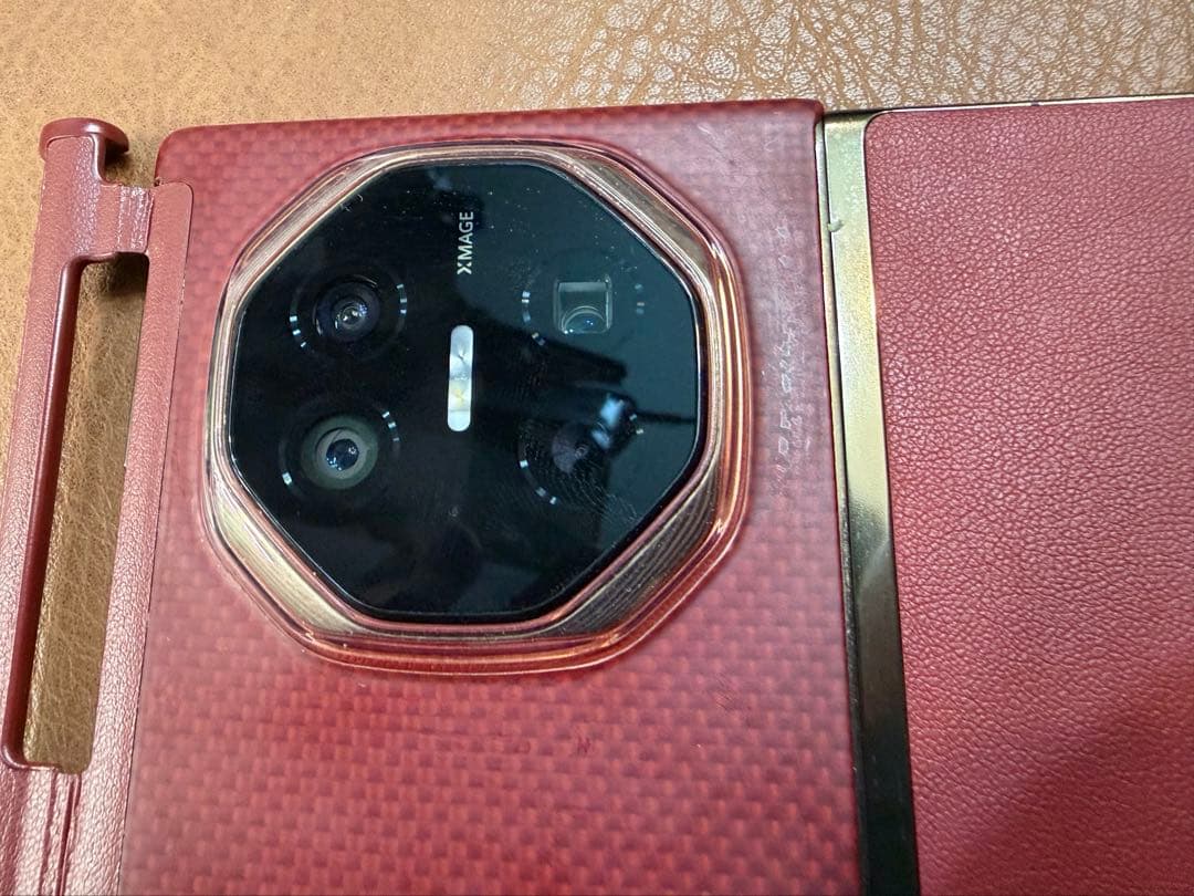 スマートフォン本体 HUAWEI Mate XT | ULTIMATE DESIGN