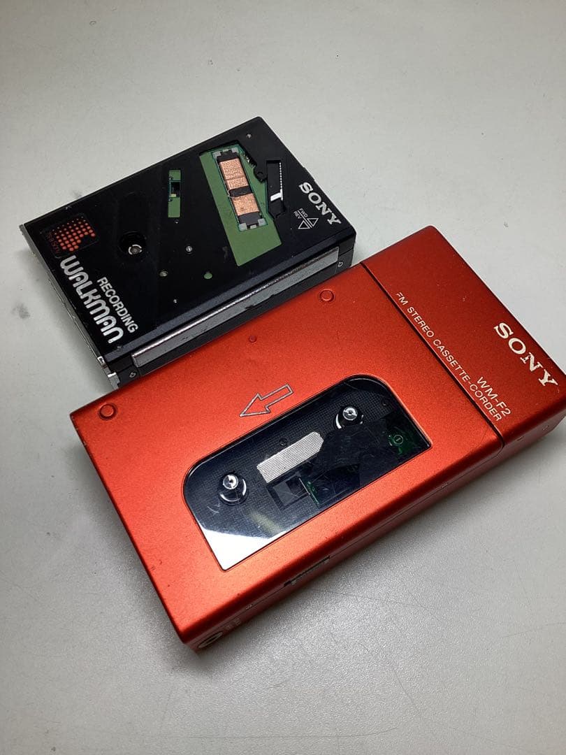 ぱ*ん様 ジャンク　SONY WALKMAN まとめて２点