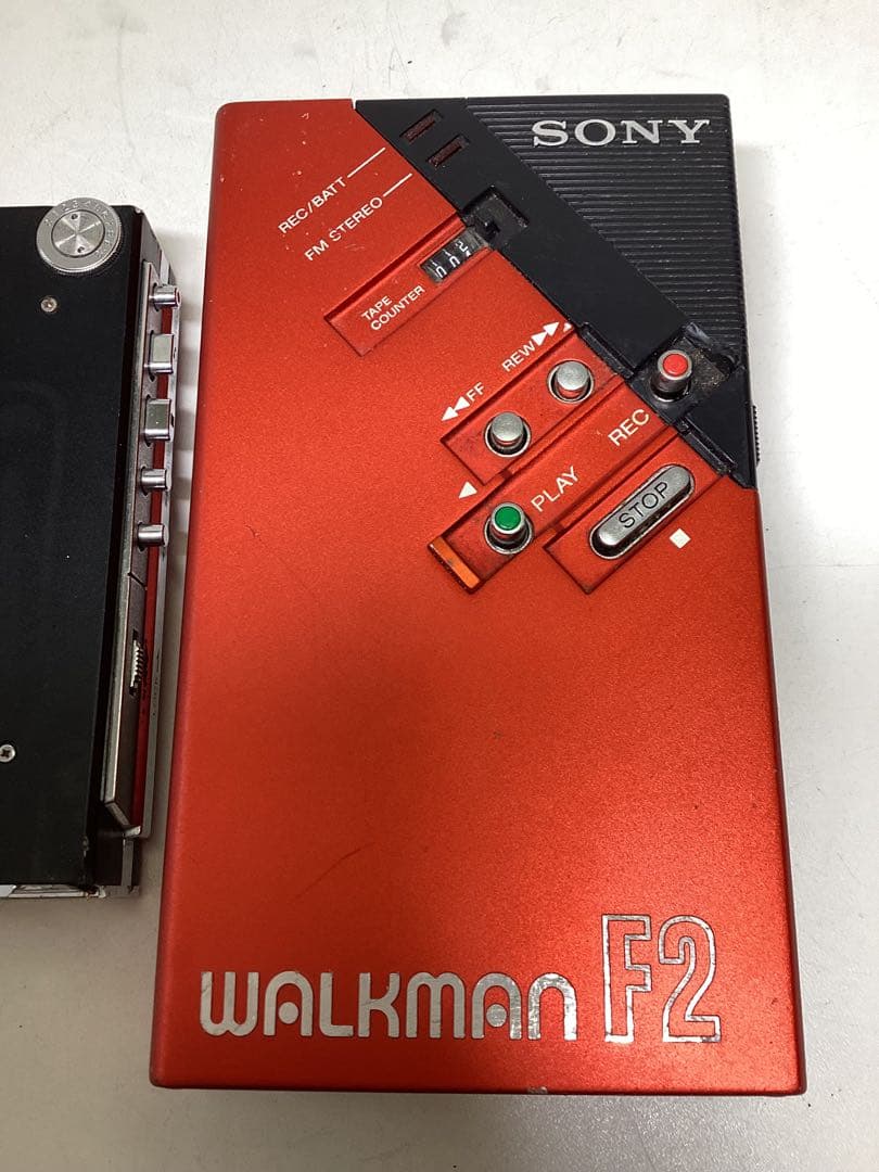 ぱ*ん様 ジャンク　SONY WALKMAN まとめて２点