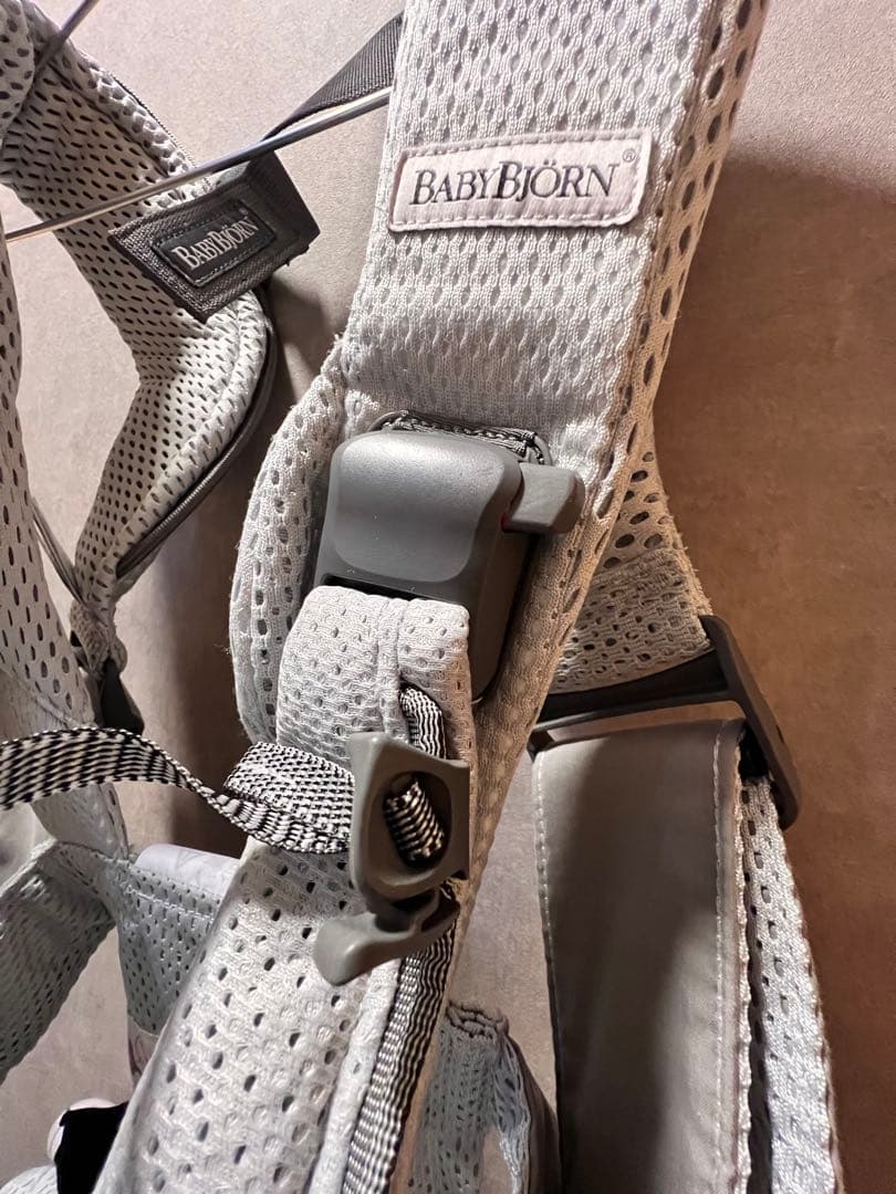 【極美品】BabyBjorn 抱っこ紐 ONE KAI Airシルバー