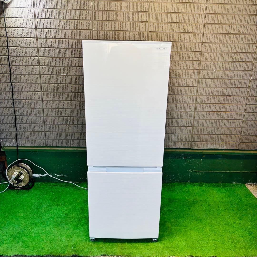 美品 22年製 179L 冷蔵庫 大きめ 単身 SHARP【地域限定配送無料】