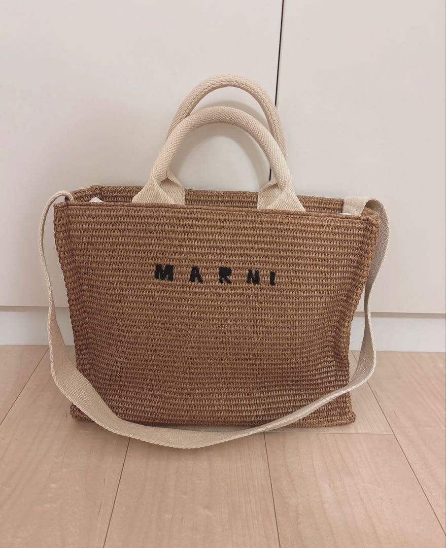 連休限定セール！マルニ ナチュラル トートバッグスモール