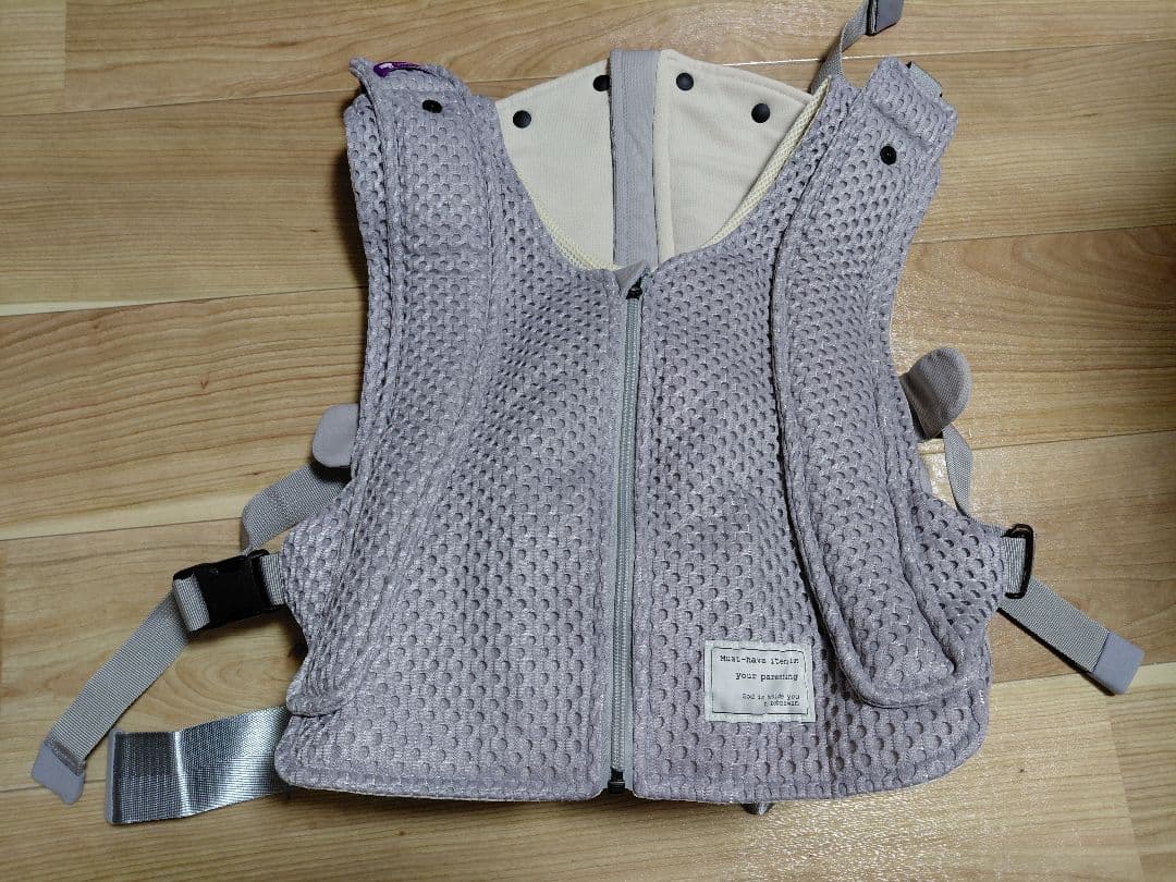 【期間限定値下げ】べべスワン ベスト抱っこ紐 シルバーグレー
