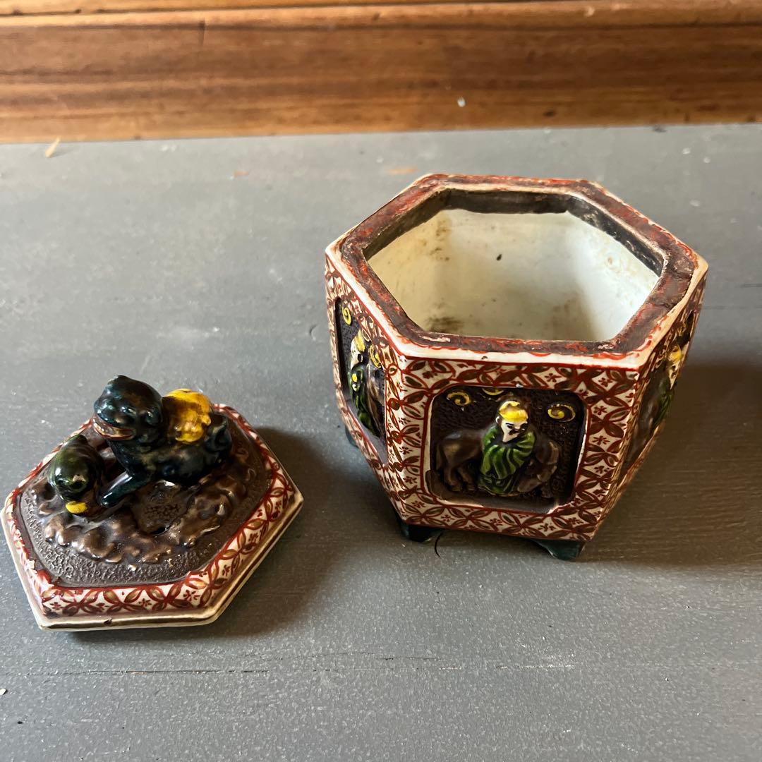 八角形の陶器製香炉