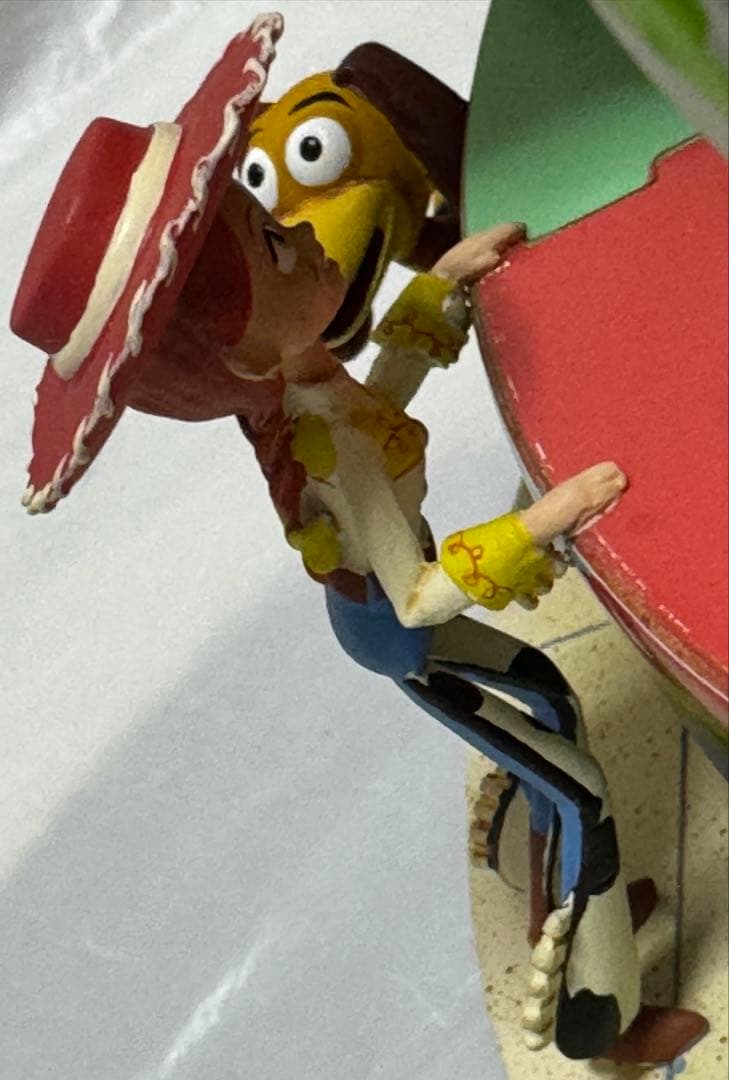 ディズニーストア トイストーリー3 オルゴール付きスノーグローブ