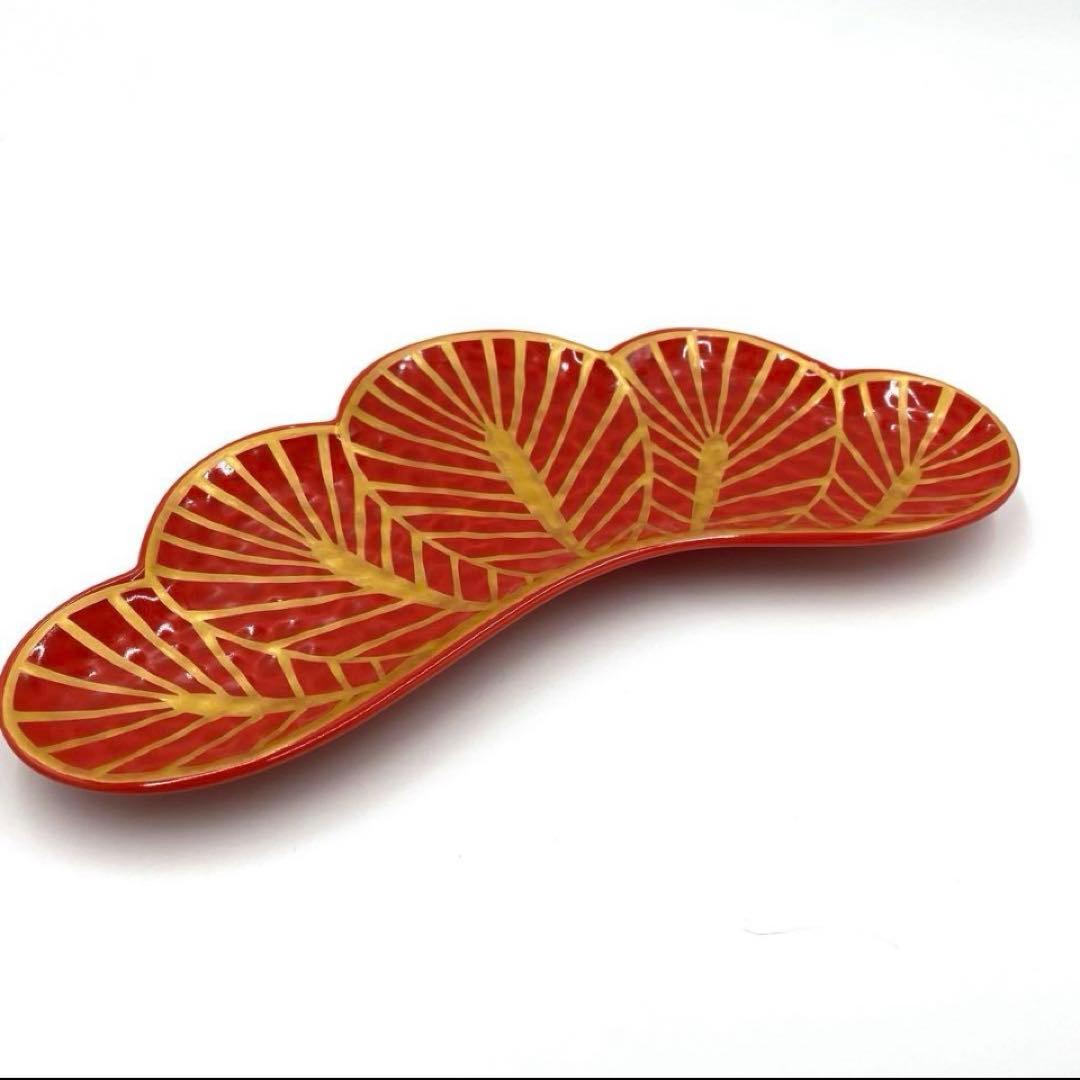 【新品】【大人気】錦赤金松葉形前菜皿３枚セット　縁起物
