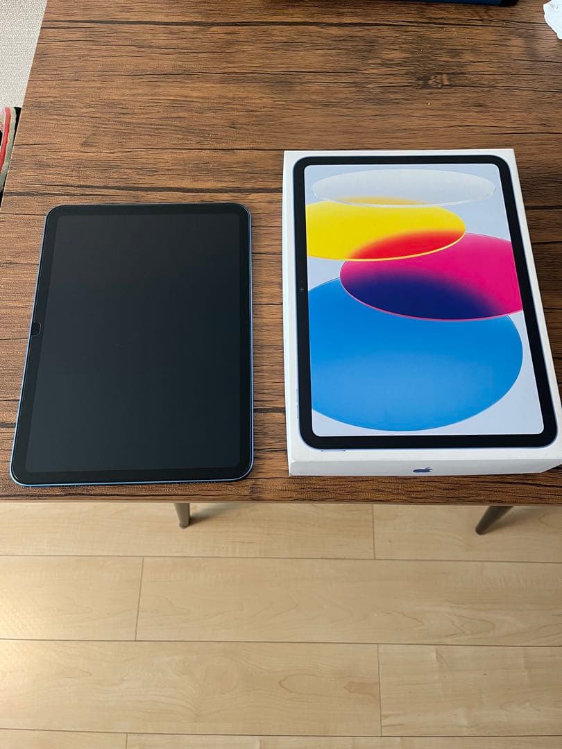 iPad第10世代　64GB 10.2インチ　フィルム付き