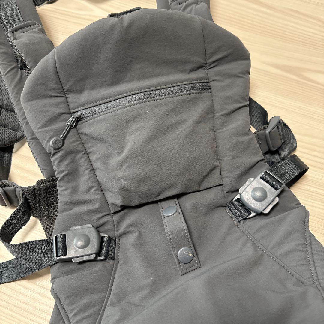 ピトレスク　ベビーキャリアオン　グリーンレーベルリラクシングコラボ　抱っこ紐