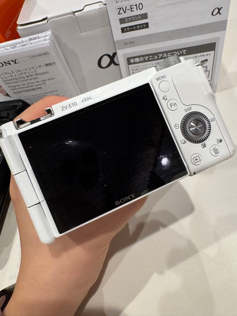 SONY ZV-E10 ホワイト 4K コンパクトデジタルカメラ(箱付き)