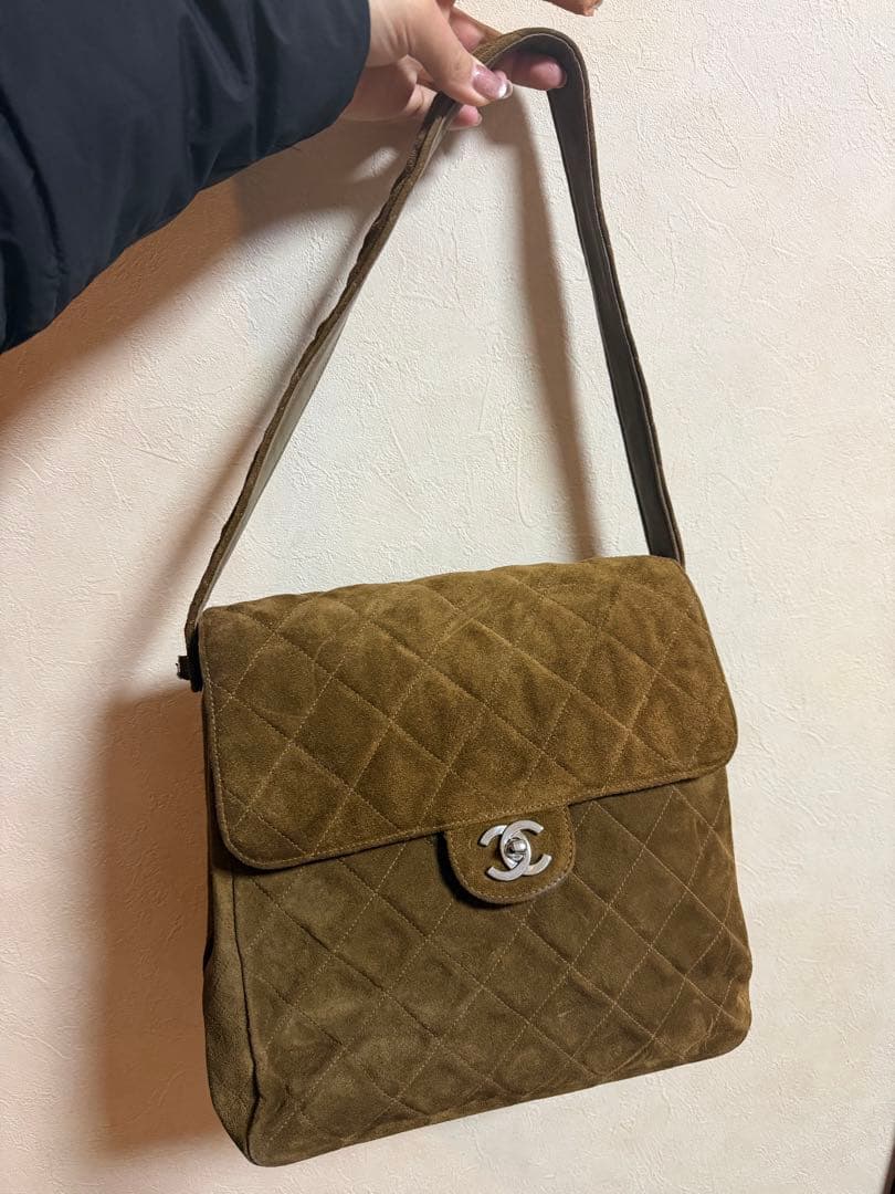 CHANEL ブラウン スエード ショルダーバッグ