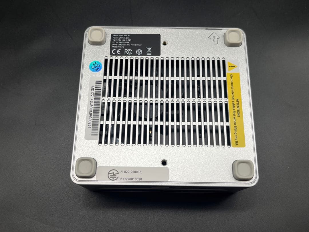 MINISFORUM UM750L Slim ミニPC