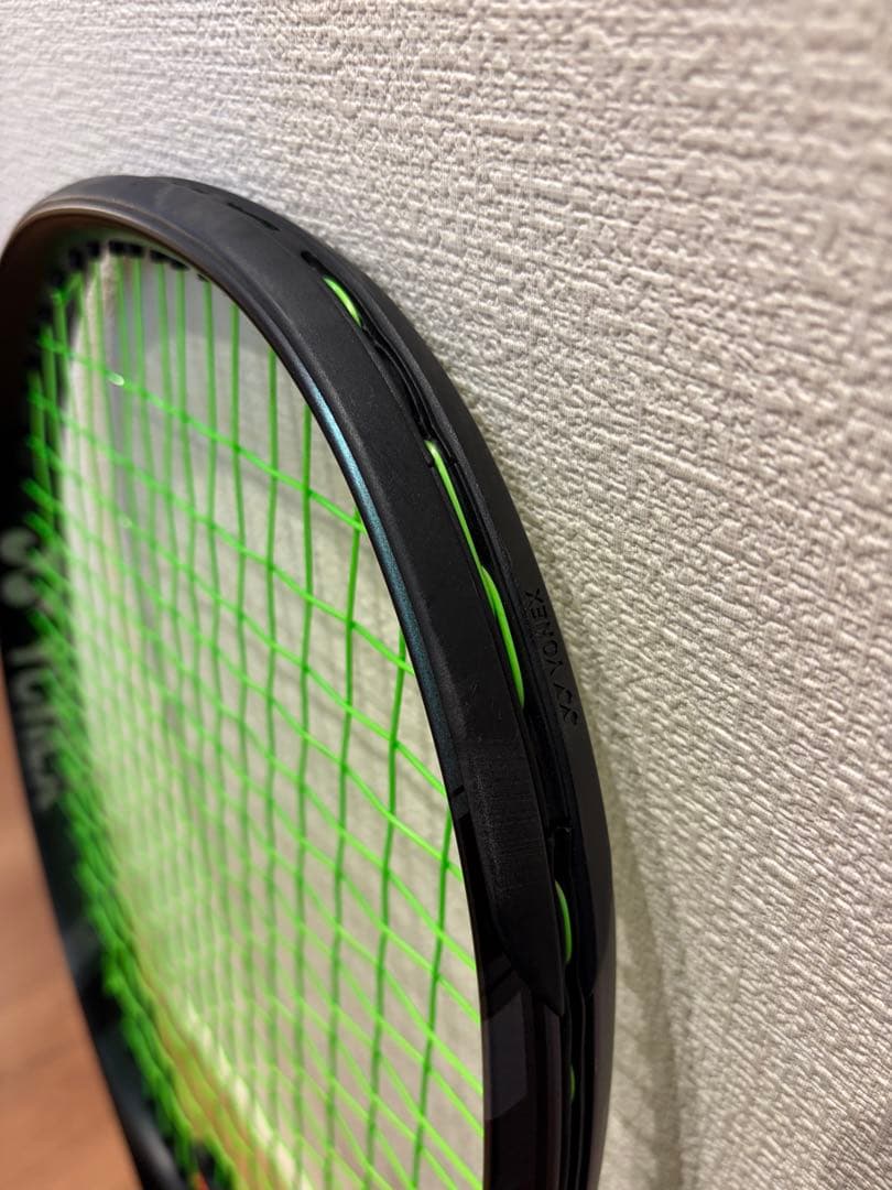週末限定割中！【美品】YONEX テニスラケットEZONE100