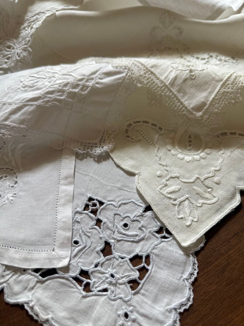 SALE❗️フランスアンティークஐ⋆*ホワイト刺繍レースのハンカチ・クロス