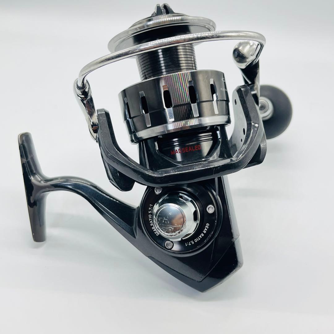 16キャタリナ　4500H ダイワ　スピニングリール　ショアジギング