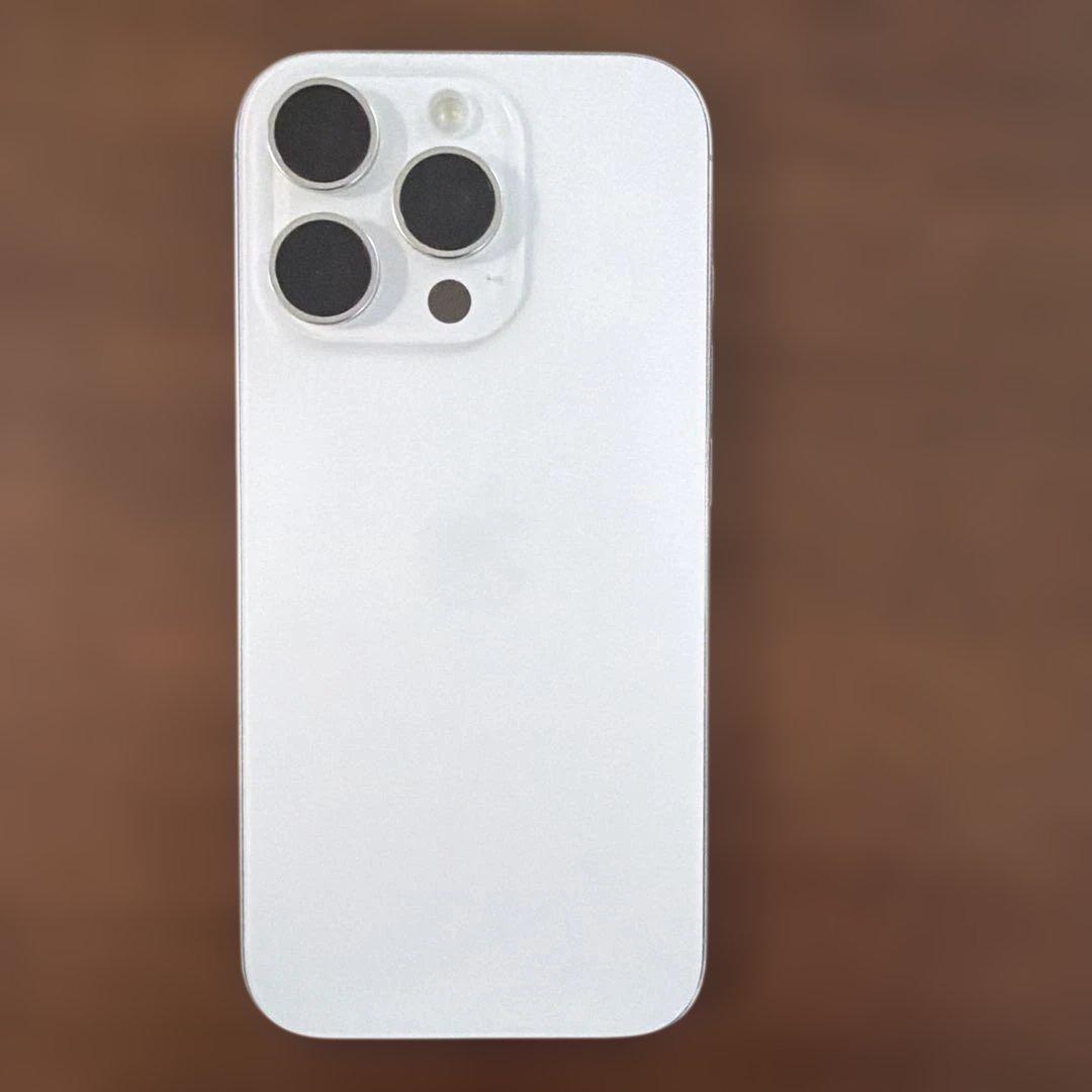 美品！　Apple iPhone 16Pro ホワイト 本体　256GB