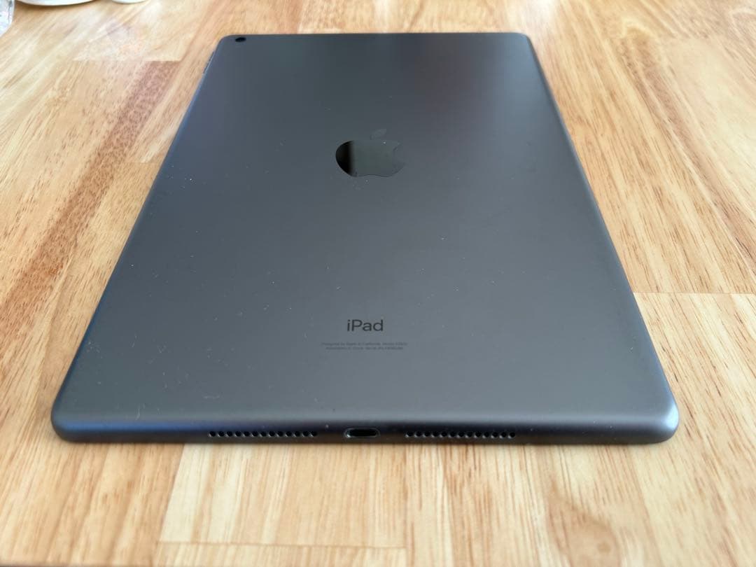 iPad 第9世代 64GB Wifiモデル　箱、充電器付き