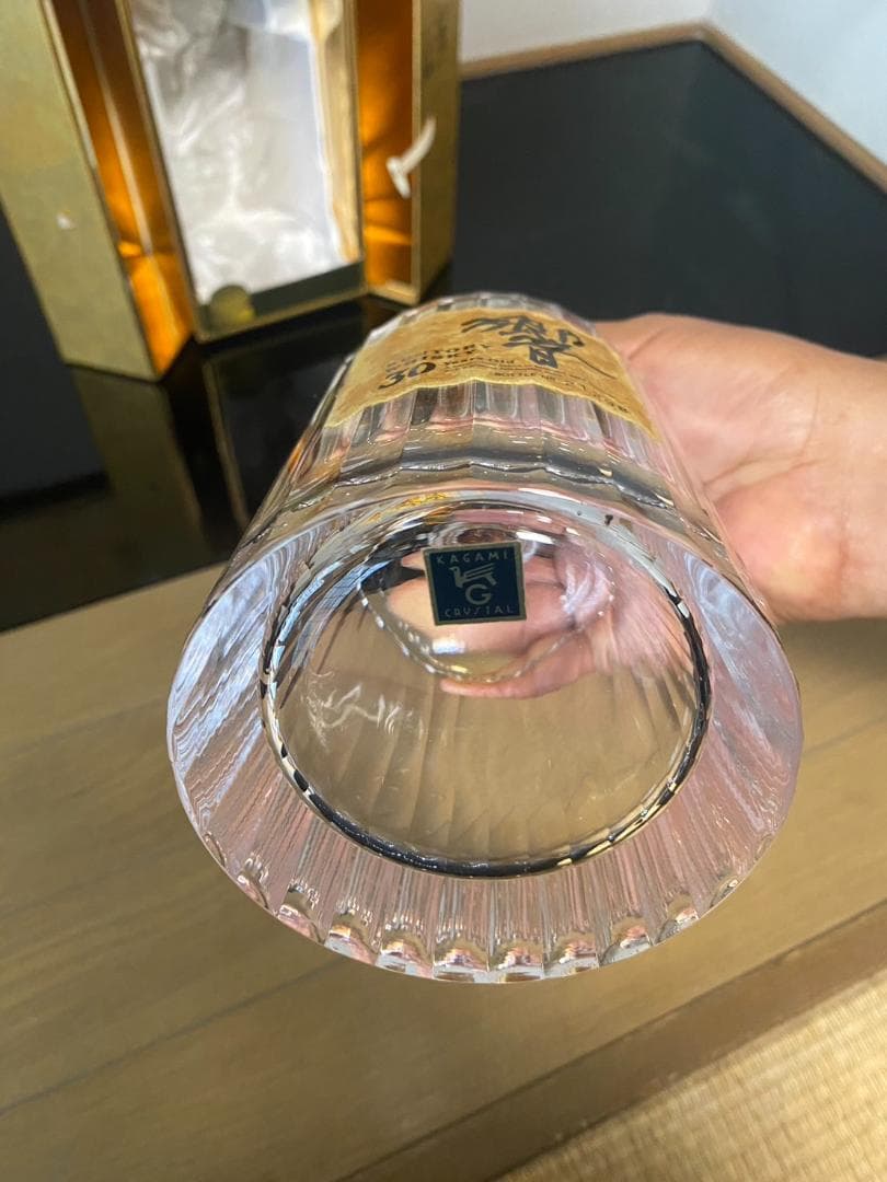 響30年 空き瓶 ウイスキー 箱付 観音開き 未洗浄