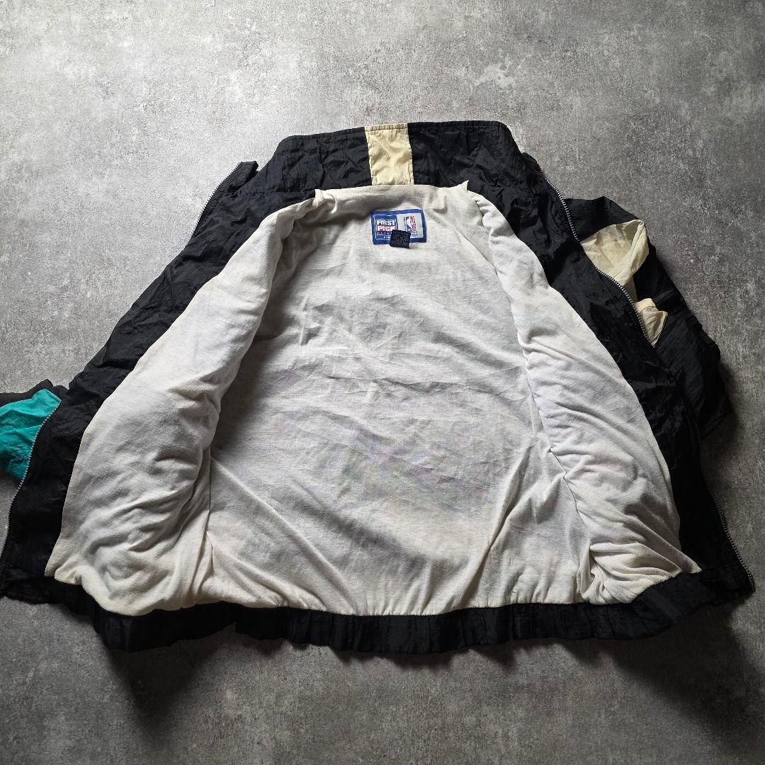 入手困難90sNBAバンクーバーグリズリーズナイロンジャケット刺繍ロゴ短丈バスケ