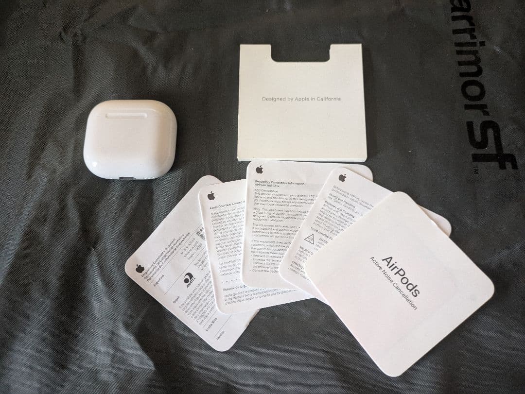 air pods 4 エアーポッズ　おまけ付き　 ノイズキャンセリング