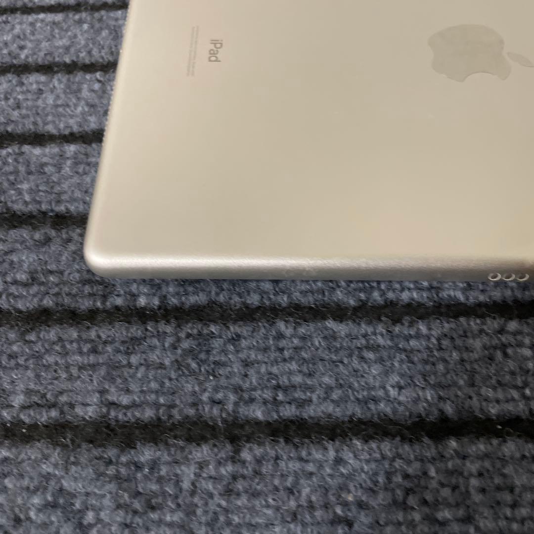 73【早い者勝ち】 iPad 7世代 32GB Wi-Fi シルバー