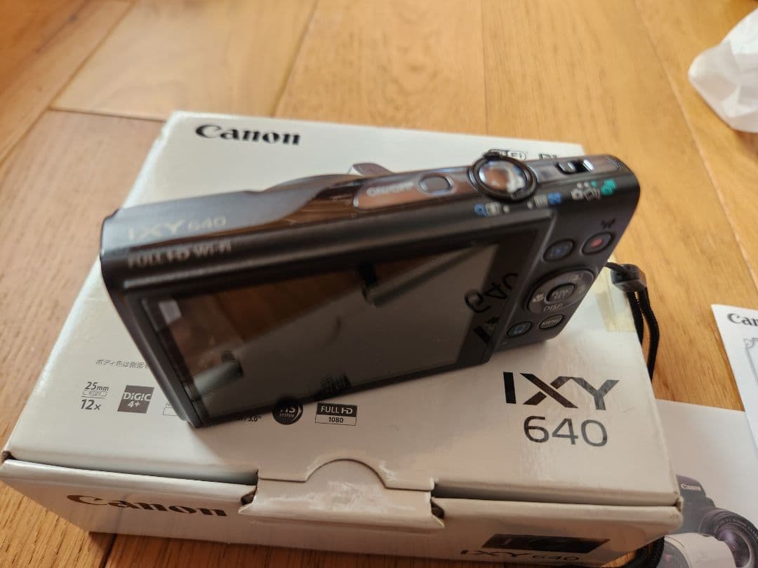 Canon IXY640 ブラック デジカメ バッテリー、Disk16GB付き
