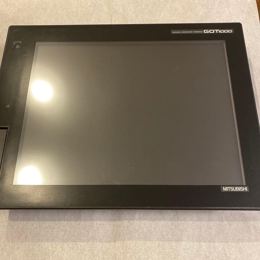 三菱タッチパネル　GT1685-STBA 　三菱電機製