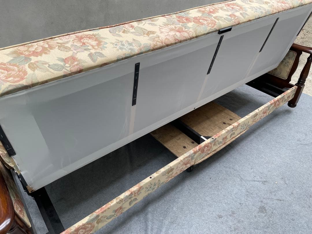 美品　カリモク　コロニアル　ソファベッド　花柄　3人掛け