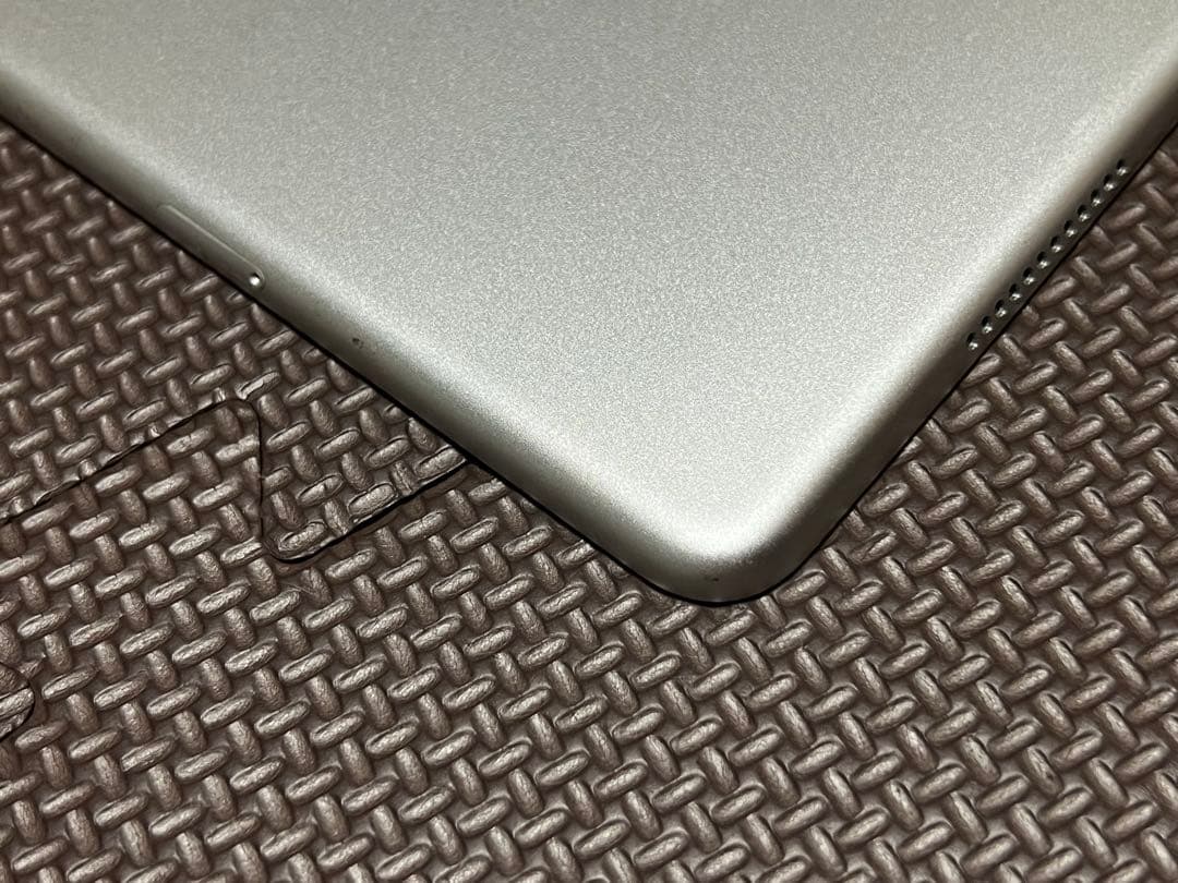 iPad Pro 9.7インチ Wi-Fi+Cellular 32GB シルバー