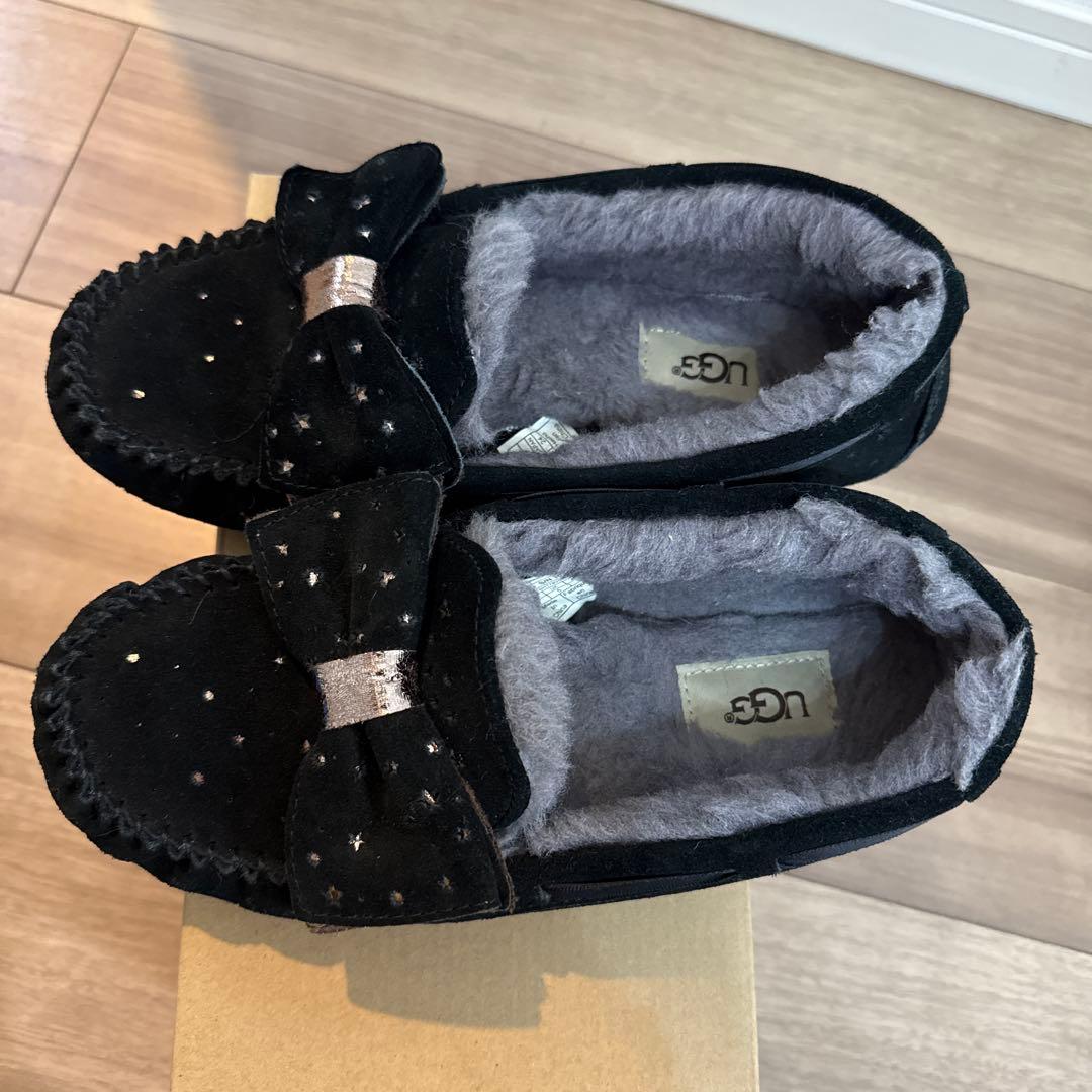 UGG ダコタスターガール ブラック リボン付き モカシン 24cm
