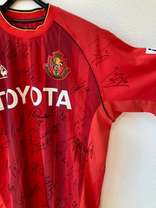 名古屋グランパスエイト　サイン入りユニフォーム　楢崎正剛　他　寄せ書き