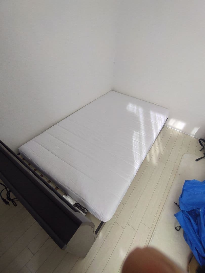 だーしーニトリ　シングルベッド　ライト付き　引き出し付き　(配送可)