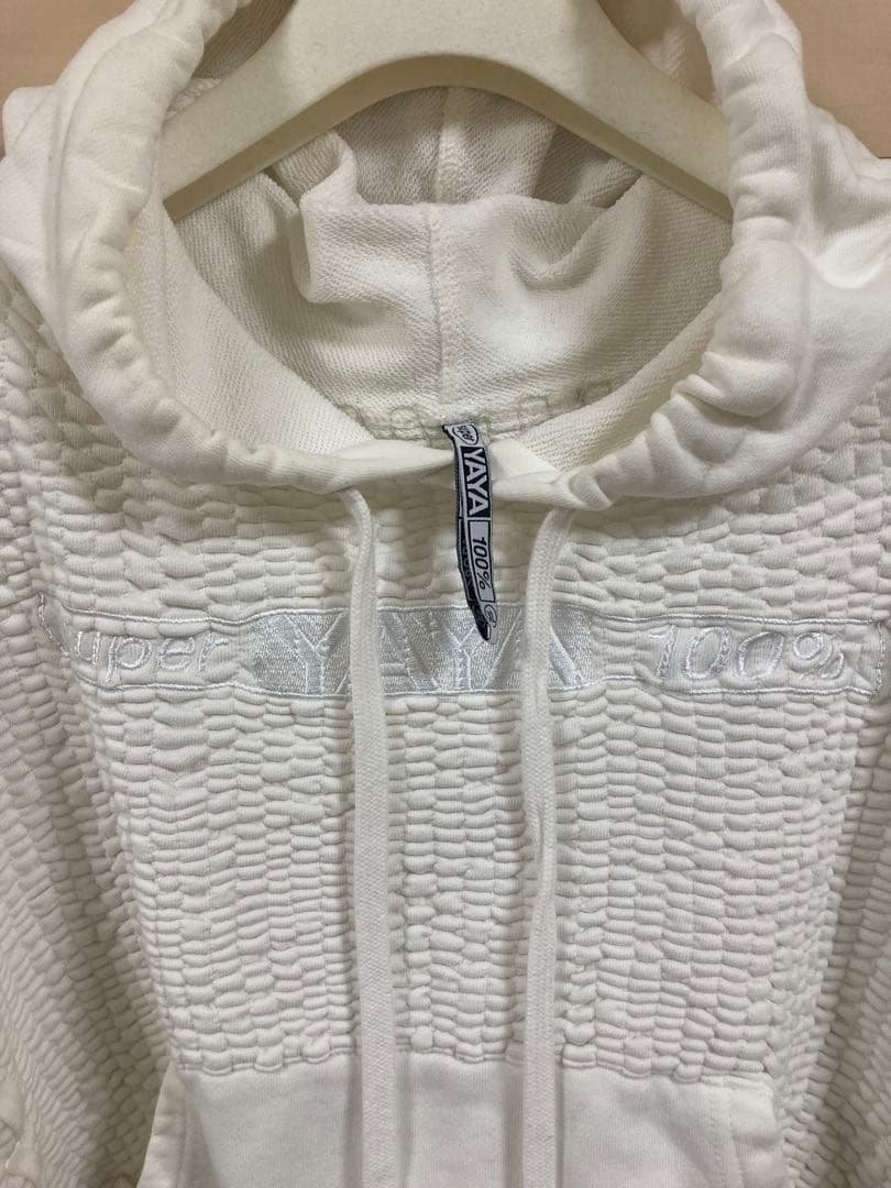 SUPERYAYA スーパーヤヤ　ホワイト フーディ