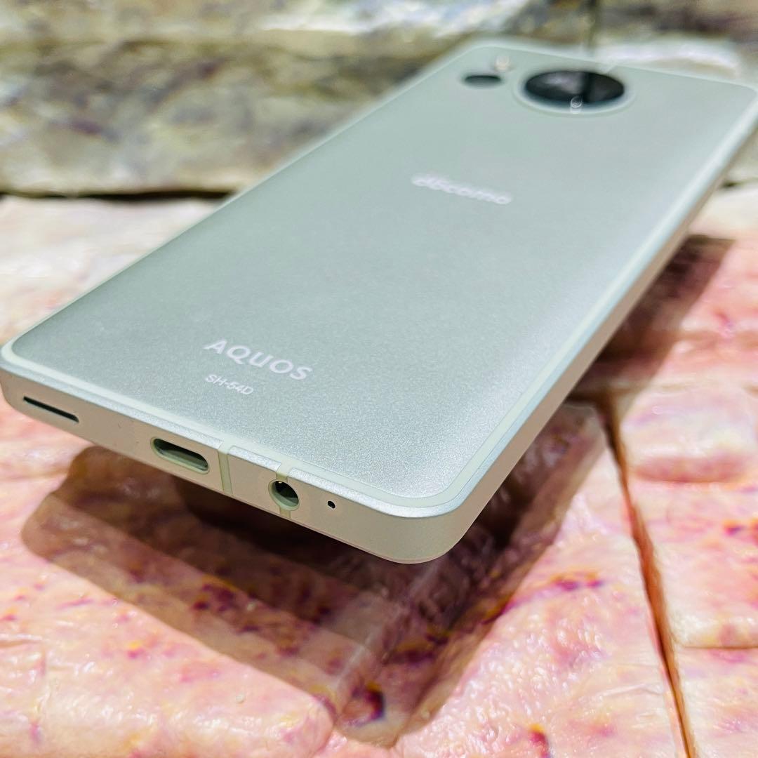 美品 SIMフリー AQUOS sense8 128GB ペールグリーン