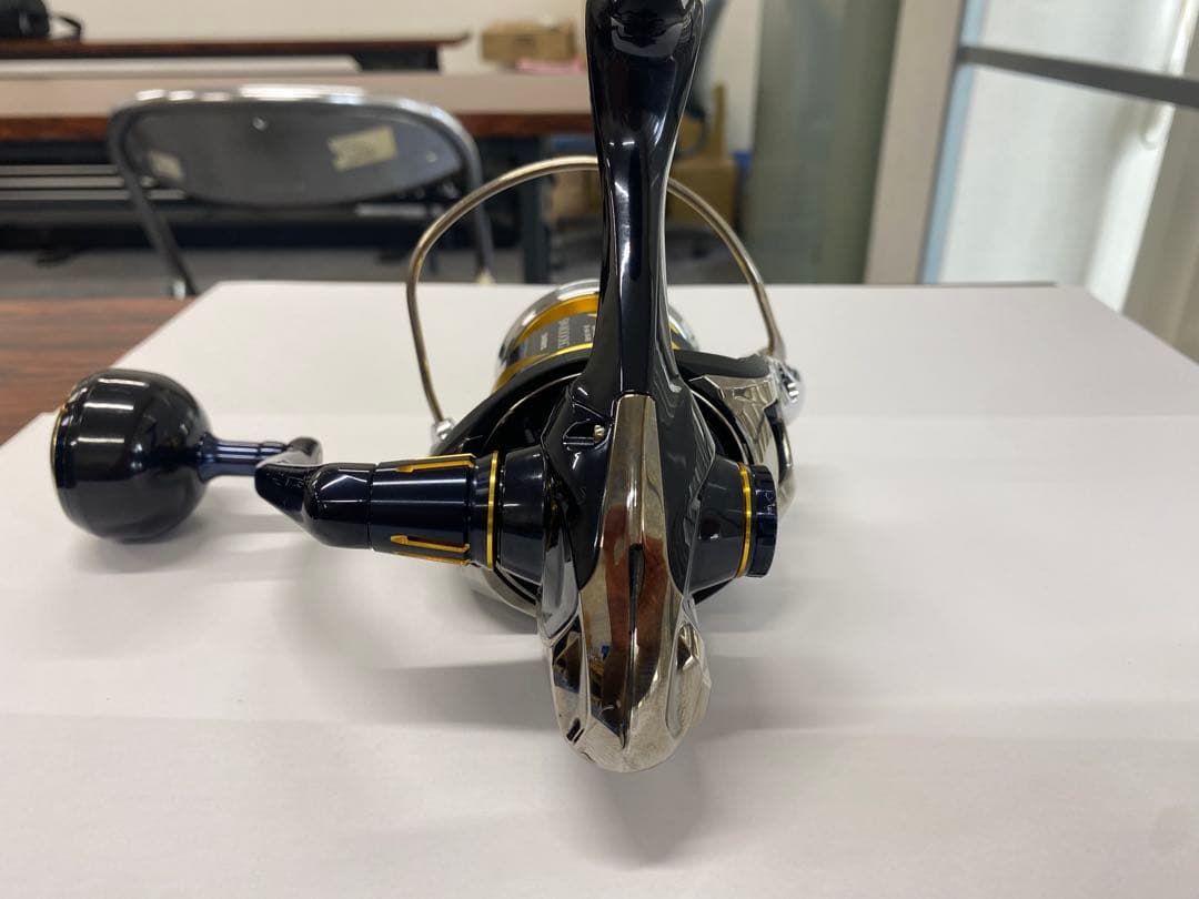 美品！シマノ　19ステラSW8000HGスピニングリール
