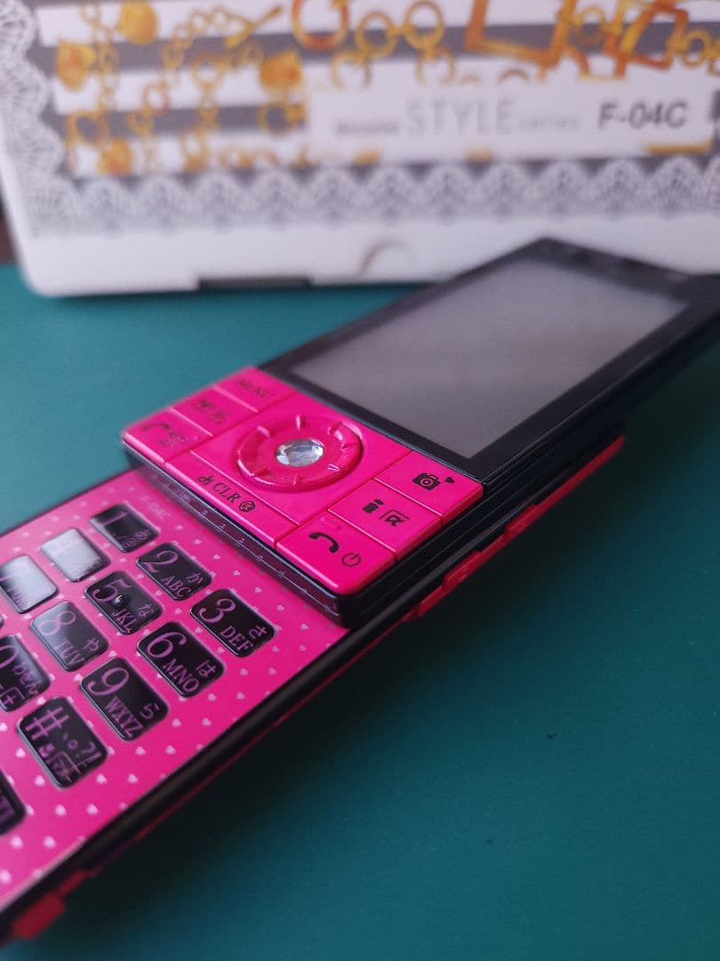 携帯電話本体 docomo STYLE series F-04C