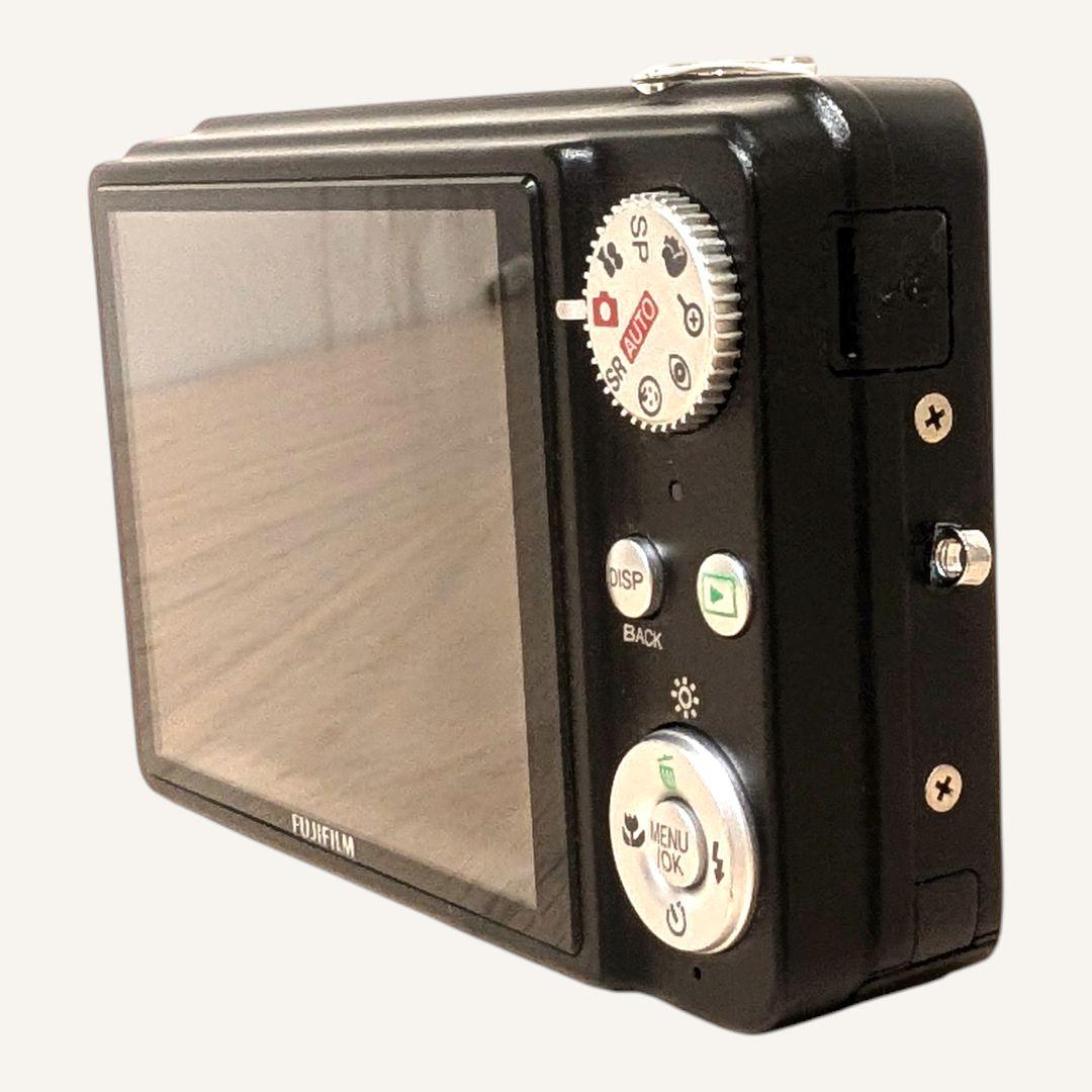 美品 動作確認済 FUJIFILM J250 デジカメ ブラック 充電器