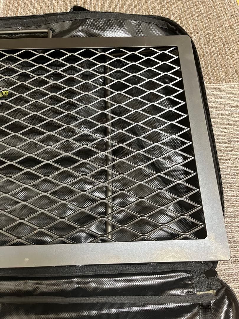 アイアンテーブル低っ　初回限定プレート　サンゾー工務店　アシモクラフツ