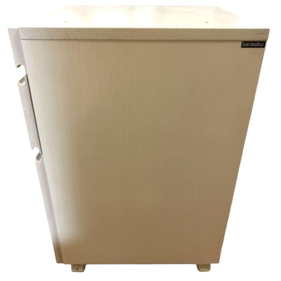 カリモク　デスクワゴン　鍵付き　キャスター付き　karimoku 机　テーブル