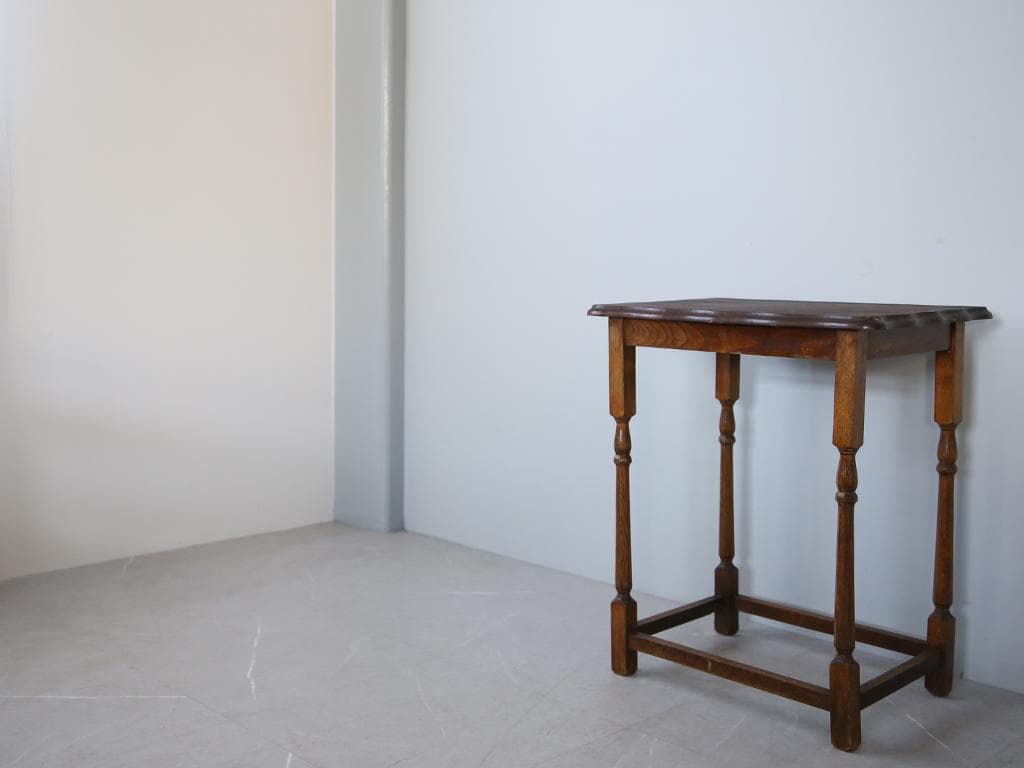 英国アンティーク木製サイドテーブル/オケージョナル机/飾り棚/花台(91-176