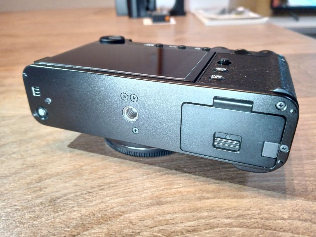 動作確認のみ【S数：2回】 新品 FUJIFILM X-E5 ボディ 返金保証付