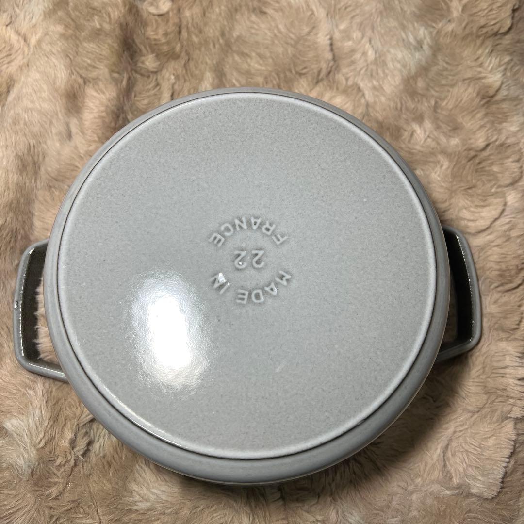 ストウブ　ピコ ココット ラウンド グレー22cm両手 鋳物 ホーロー 鍋　IH