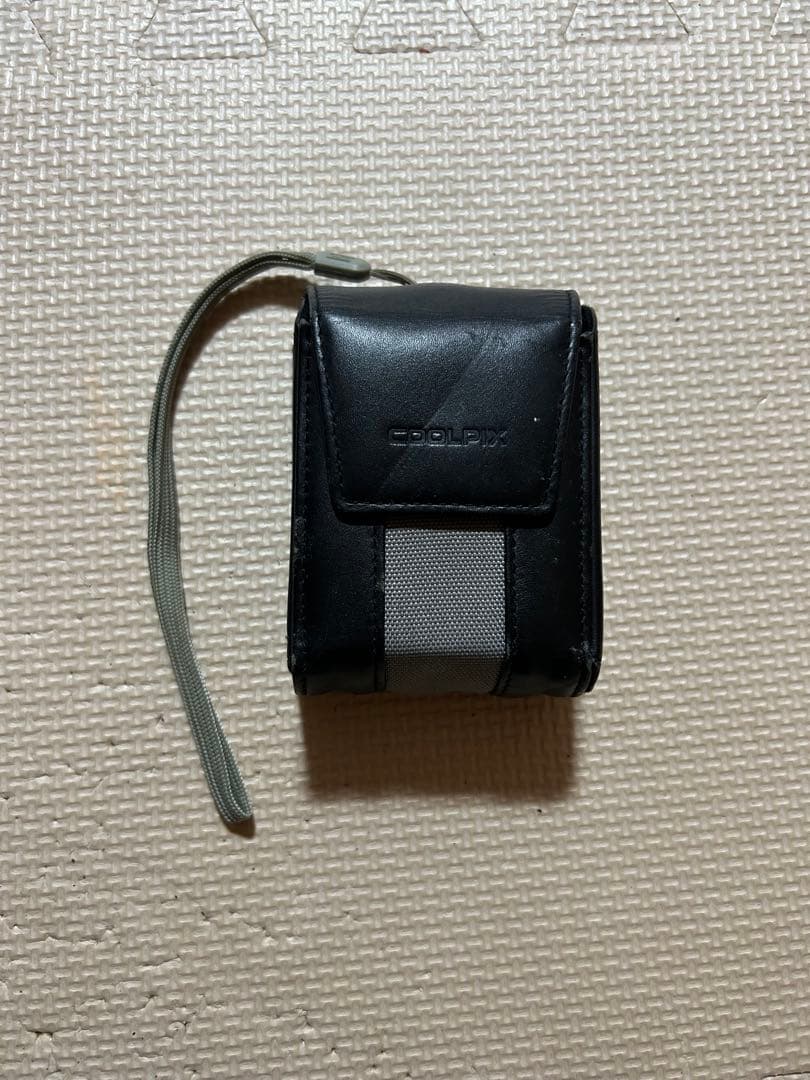 Nikon COOLPIX P4 VR シルバー約810万画素／光学3.5