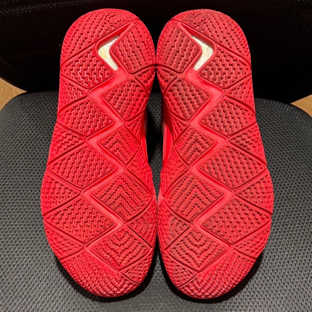 超美品Nike Kyrie 4 EPナイキカイリー4バッシュ29cm