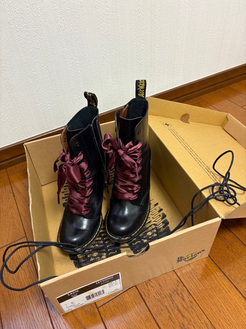 ドクターマーチン　サイドジップ　ブラック　UK4 23cm リボン　sadie