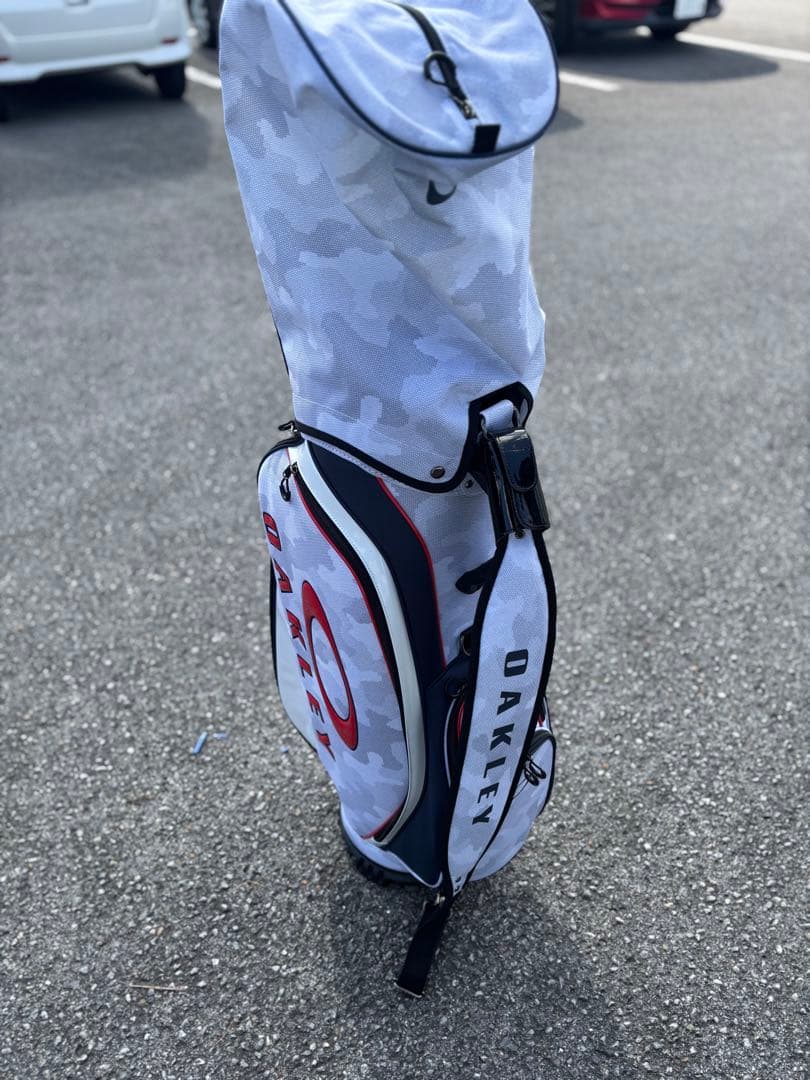 OAKLEY キャディバッグ ホワイト・グレー・カモフラージュ